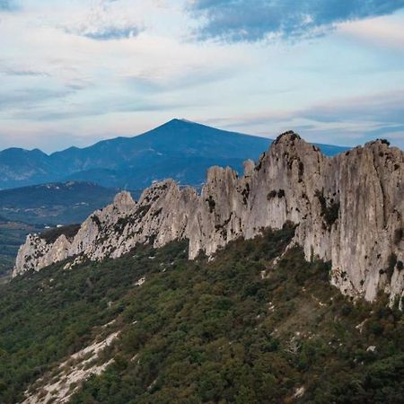 Appartement Au Calme Au Milieu Du Vignoble De Gigondas Esterno foto